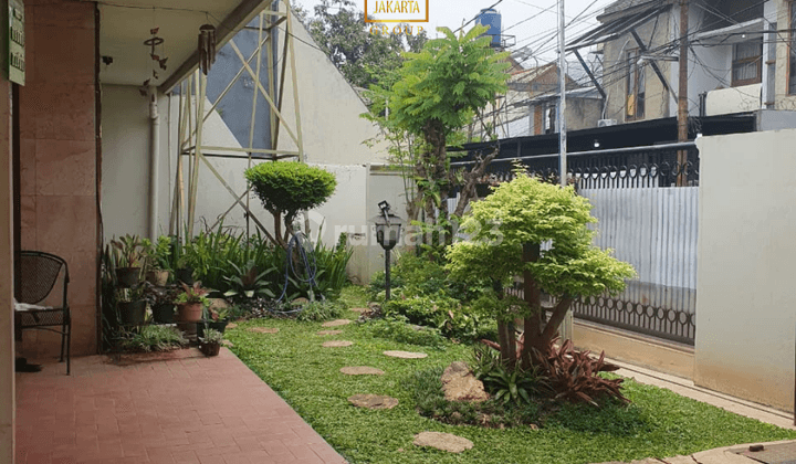 Rumah 1.5 Lantai Ada Taman, Garasi Carport 2