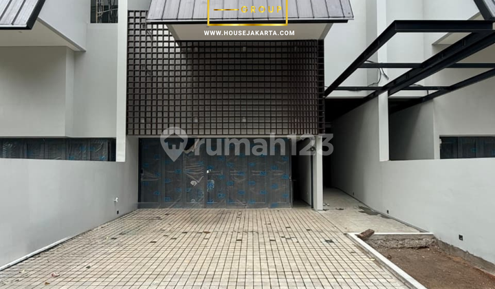 Rumah Mewah Simprug Golf One Gate System Private Pool Kawasan Elite 2