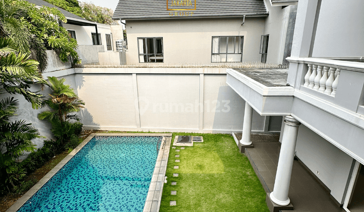 For Rent Rumah 2 Lantai Prime Area Ada Pool, Garasi Carport 2