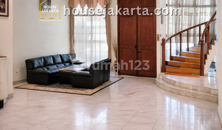 Rumah Mewah Menteng . Prime Area . Akses Mudah ke Pusat Bisnis 2