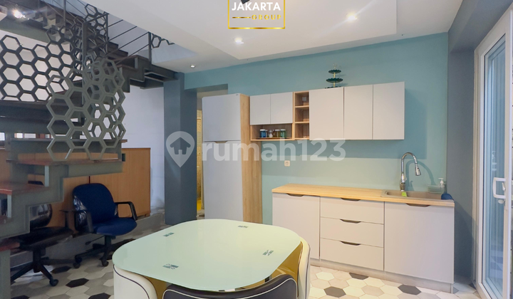 Kebayoran Baru Premium Area House, Ideal for Strategic Residence Near Senayan &amp; Sudirman 2