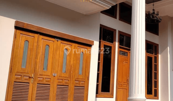 Rumah Mewah 2 Lantai Semi Furnished Ada Pool, Garasi Carport  2