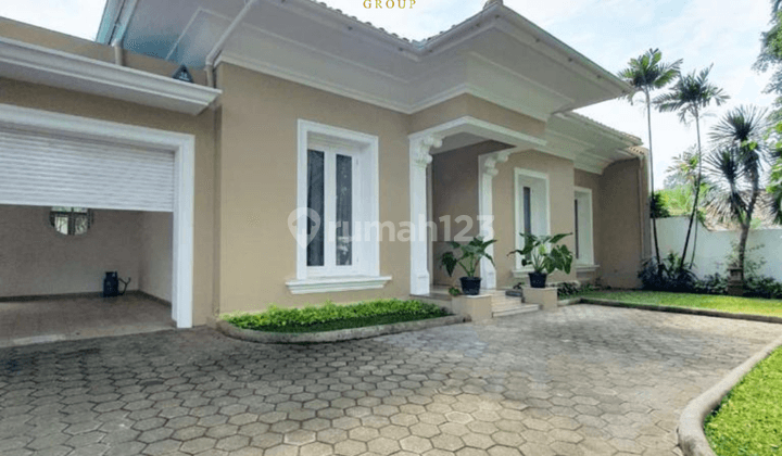 Rumah di Prime Area Jaksel Ada Pool Taman Luas 1