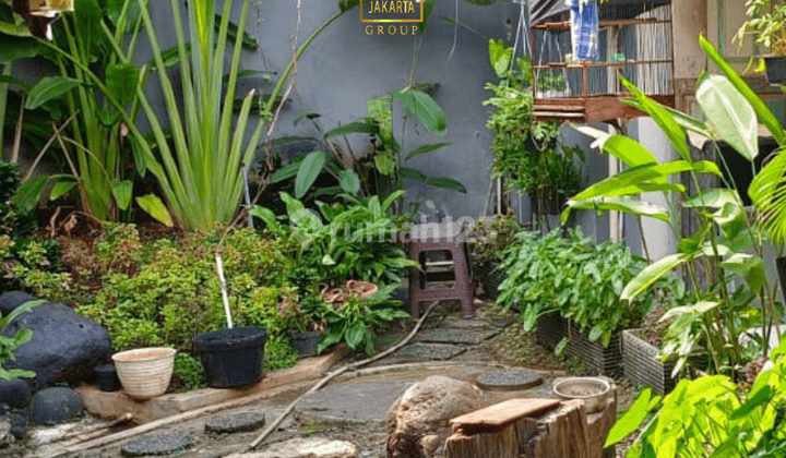 Rumah Ex Resto Carport Luas Dekat Senayan Bendungan Hilir 2