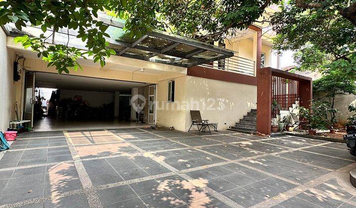 Rumah 3 Lantai di Cilandak Dekat Mayapada Hospital 1