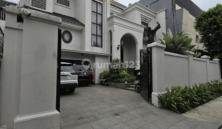 Rumah Mewah Bagus 2 Lantai Ada Pool, Garasi Carport 2