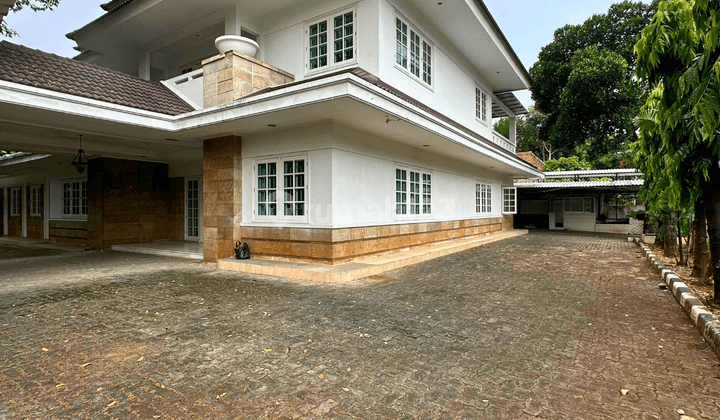 Rumah 2 Lantai Embassy Area Carport Luas Dekat Thamrin 2