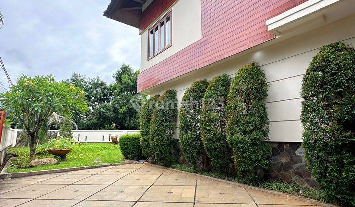 For Rent Rumah Kebayoran Baru 2 Lantai Pool, Taman, Carport Luas 2