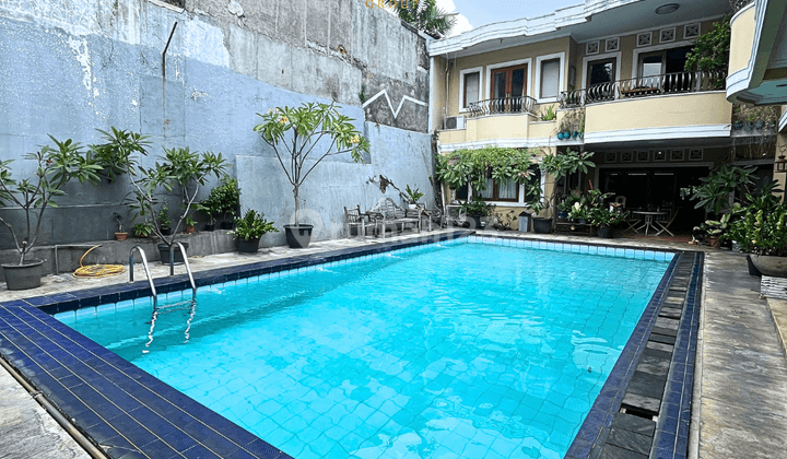 Rumah 2 Lantai Ada Pool, Garasi Carport Luas Dekat St Mrt 1