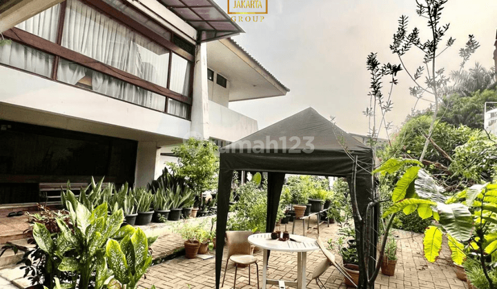 Rumah Scbd Hitung Tanah Prime Area, Taman, Garasi, Carport Luas 2