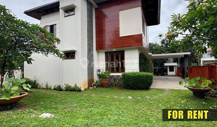 For Rent Rumah Kebayoran Baru 2 Lantai Pool, Taman, Carport Luas 1