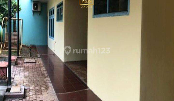 Rumah 2 Lantai Ada Taman, Garasi Carport Luas 2