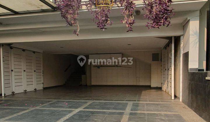 Rumah 2 Lantai Modern Minimalis di Prime Area Jaksel 2