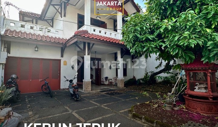 Beautiful 2-Story Move-in Ready House with Garden, Garage & Carport, Wide Road Row