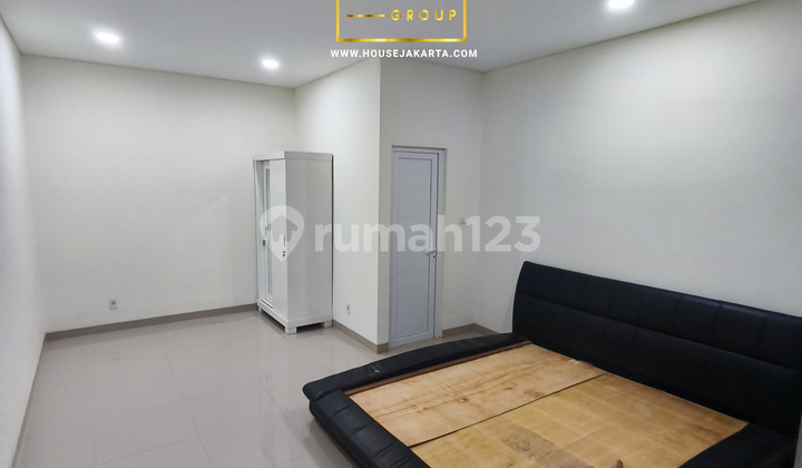 Rumah Benhil 2 Lantai Siap Huni Strategis Dekat Senayan 2