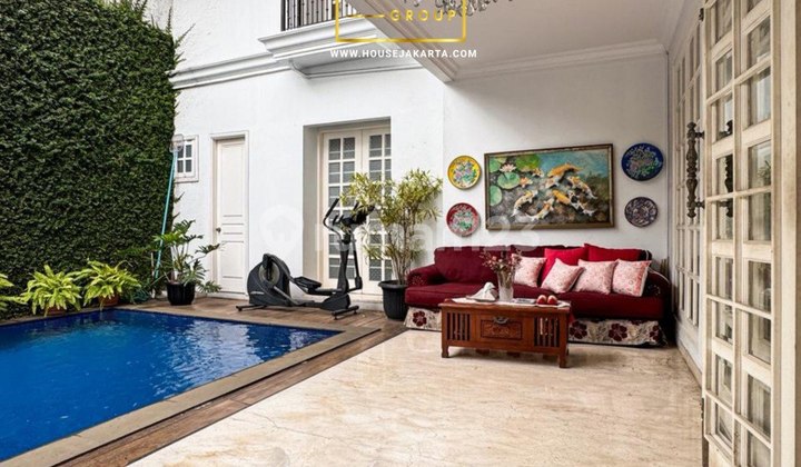 Rumah Hook Kebayoran Lama . Private Pool . Lingkungan Tenang & Nyaman 2