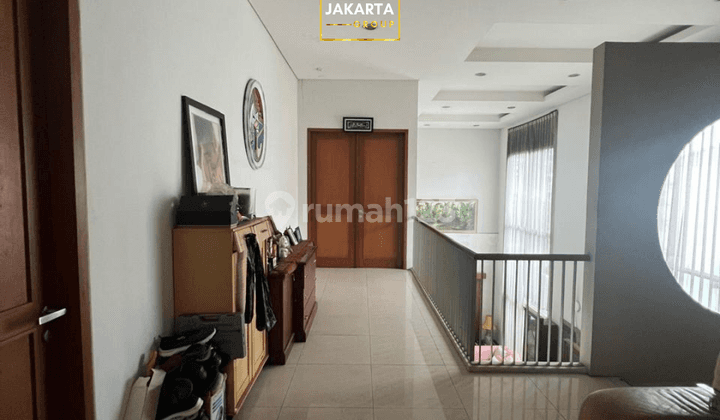 Rumah 2 Lantai Dalam Cluster, Ada Pool, Taman, Garasi & Carport Luas 2