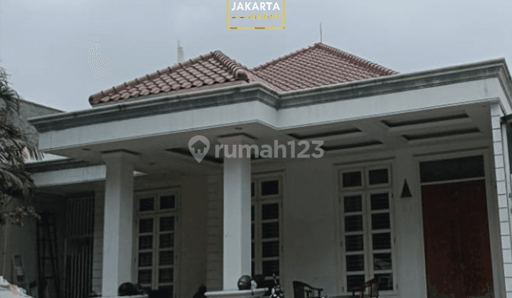 Rumah Siap Huni Menteng Ada Pool, Garasi & Carport 2