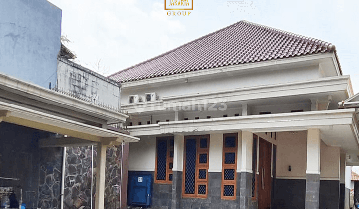 Rumah Jagakarsa Siap Huni Garasi Carport Luas 2