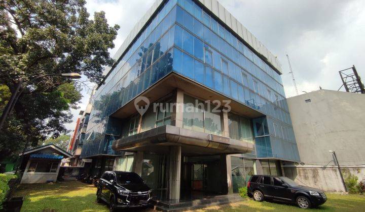 Gedung Bagus 4 Lantai Pinggir Jalan di Gandaria, Kebayoran Baru 2