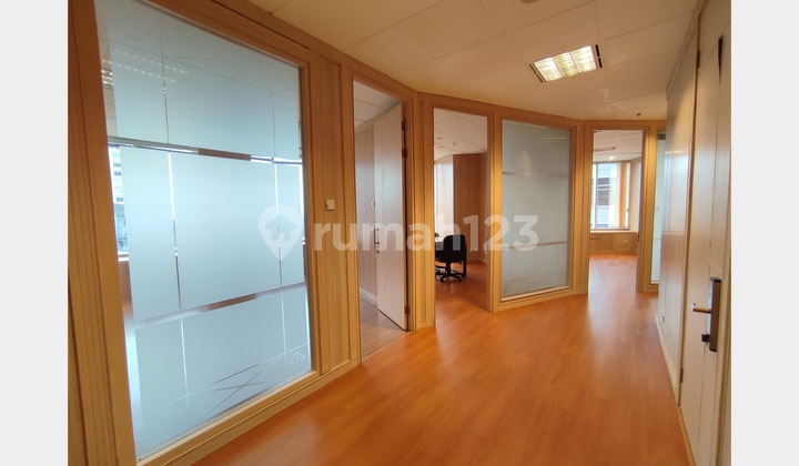 Office Space 218 M2 di Menara Sudirman, Senayan