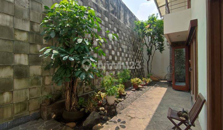 Dijual Rumah Asri 300 Meter 2 Lantai Di Green Garden, Jakarta Barat 2