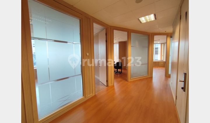 Office Space 218 m2 in Sudirman Tower, Senayan Office Space 218 m2 in Sudirman Tower, Senayan