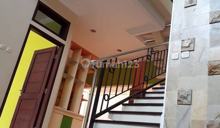 Dijual Rumah Bagus Tingkat 2 Lantai Siap Pakai di Perumahan Greenwood , Semarang 1