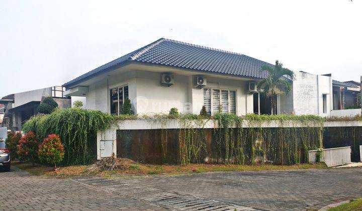 Dijual Rumah Posisi Hook Siap Pakai di Perumahan Graha Candi Golf , Semarang 1