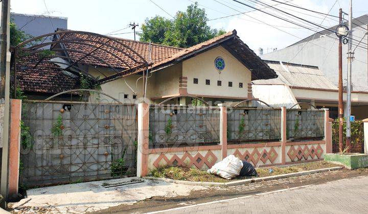  Dijual Rumah Bangunan Lama di Daerah Sidodadi, Semarang 1