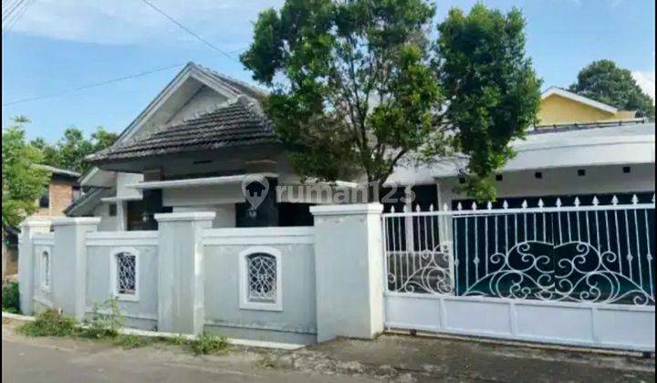 Dijual Rumah Posisi Hook Siap Pakai di Perumahan Bukit Sari, Semarang 1