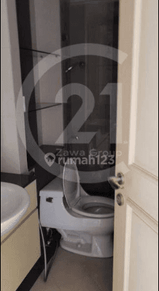 Dijual Apartemen Taman Anggrek Lantai Sedang Furnished 1