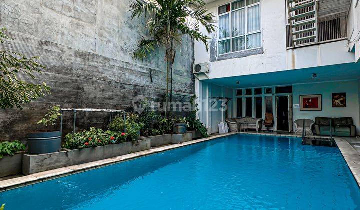 Rumah Bagus Semi Furnished SHM di Kemang, Jakarta Selatan 2