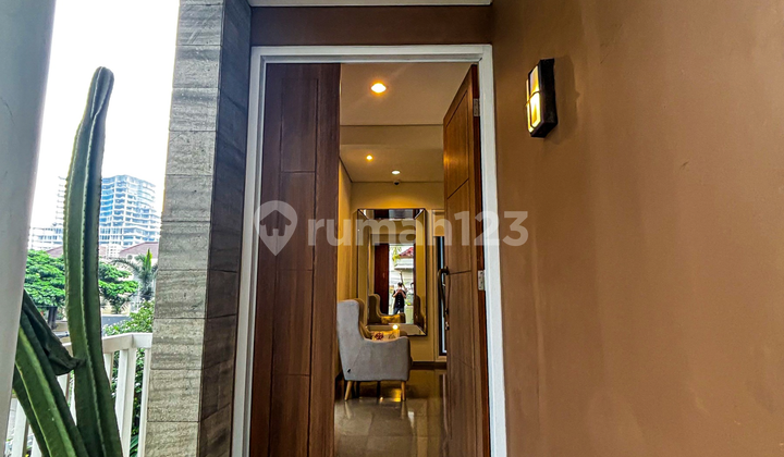 Bebas Banjir, Rumah, 3 Lantai, SHM, Siap Huni Fully Furnished