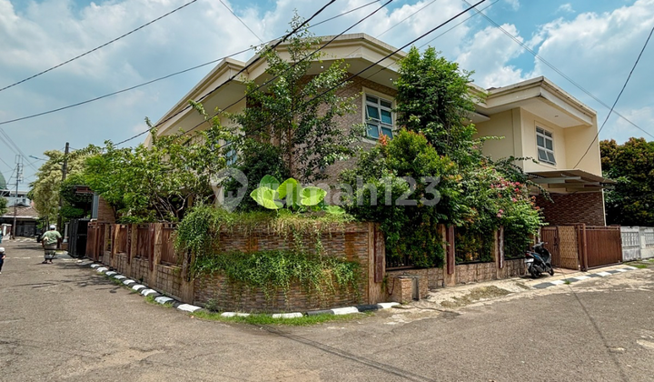 Family Home Impian! Rumah Hoek Besar di Pejaten, Harga 6,5M Nego Tipis