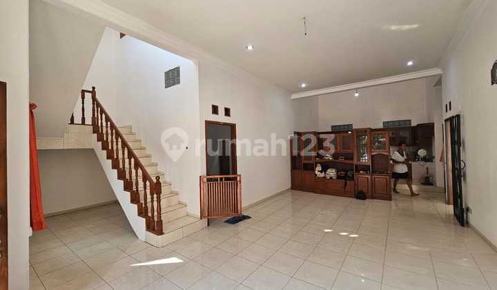 Rumah Terawat Siap Huni Lokasi Strategis di Kiara Sari, Turangga  2