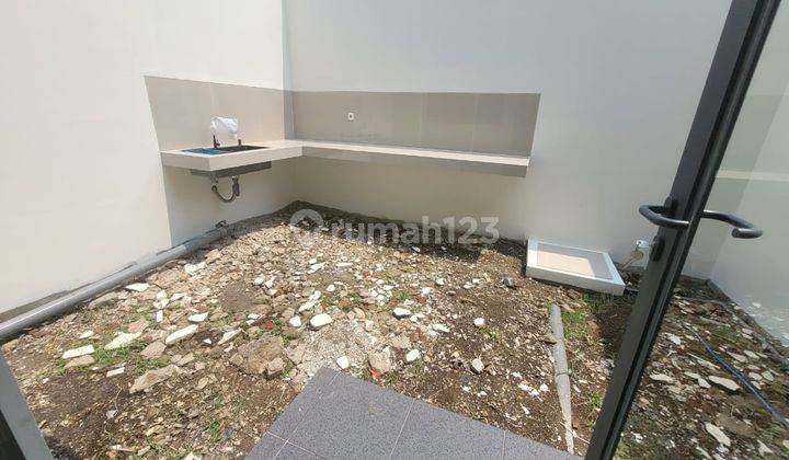 Dijual Rumah Minimalis di 2 Lantai Komplek Sariwangi Indah 2