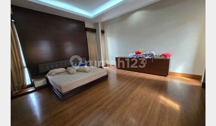 For Rent: Luxury Singgasana Mekar Wangi House Near Toll Road For Rent: Luxury Singgasana Mekar Wangi House Near Toll Road