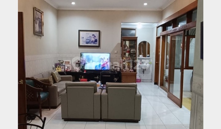 Dijual Rumah di Singgasana Mekar Wangi 1 Lantai Dijual Rumah di Singgasana Mekar Wangi 1 Lantai