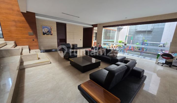 For Rent: Luxury Singgasana Mekar Wangi House Near Toll Road For Rent: Luxury Singgasana Mekar Wangi House Near Toll Road