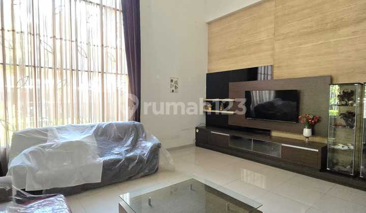 Luxury Fully Furnished House in Batununggal
