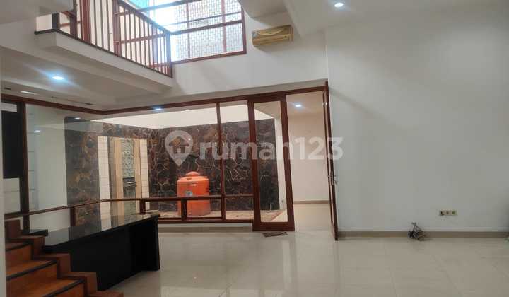 Dijual Rumah di Singgasana Posisi Premium