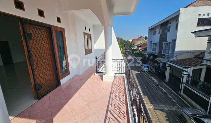 Rumah Terawat Siap Huni Lokasi Strategis di Kiara Sari, Turangga 2