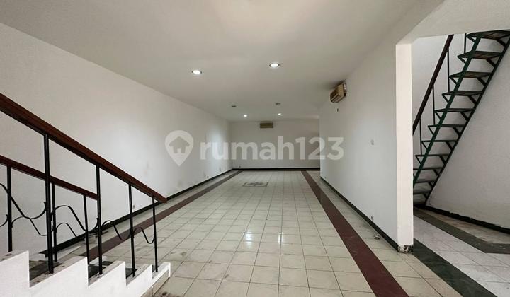 Disewakan Rumah di Menteng - bisa untuk Hunian atau Kantor | 7 Ruang | LT 450 M² 2