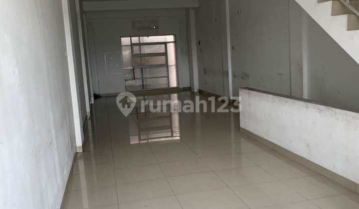 For Sale Commercial Shop House 4 Floors, Strategic Location Near UIN, Ciputat South Tangerang 2
