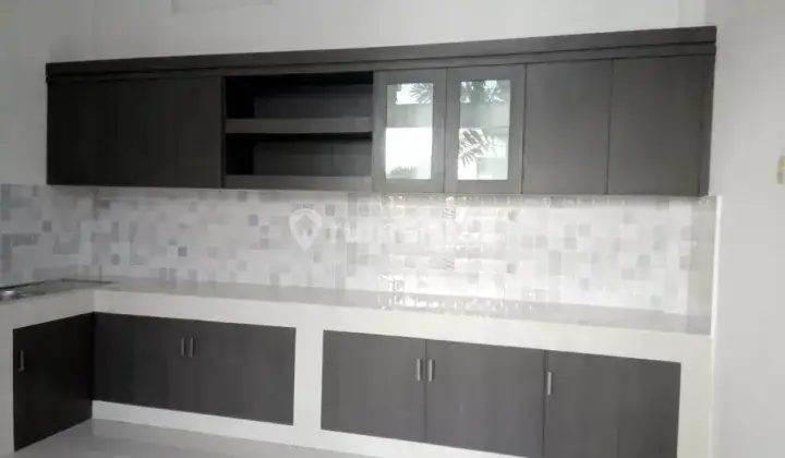 Disewakan Rumah Luas Dengan 5 Kamar Tidur - Lokasi Jl. Tanjug Menteng, Jakarta Pusat  5