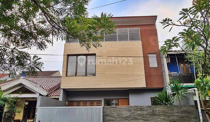 Dijual Rumah 2 Lantai, Lokasi Dekat Ke Mall Pondok Indah Jakarta Selatan 1