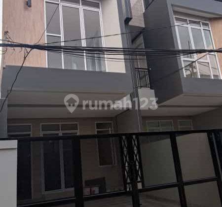 Dijual Cepat Rumah Baru Siap Huni 3 Lantai di lokasi Duri Kepa, Jakarta Barat 1