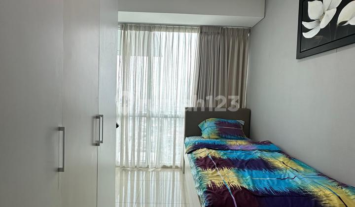 For Sale 2-Bedroom Furnished Apartment, 110M2 Area, Cosmopolitan Tower - Kemang Village Residence, South Jakarta 2