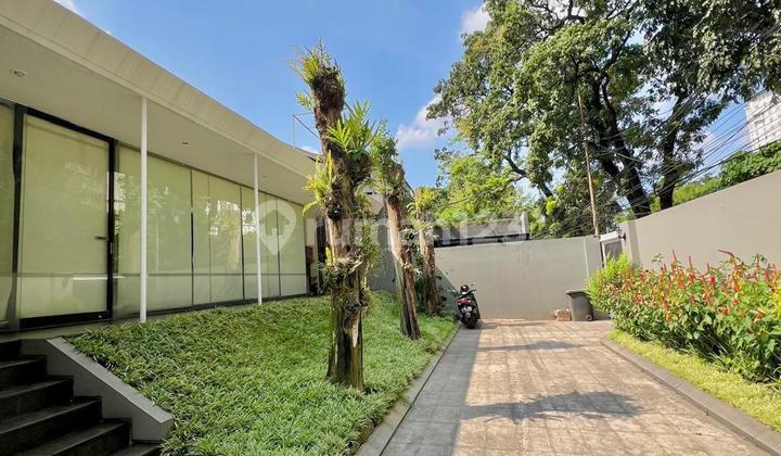 Dijual Rumah Strategis Kebayoran Baru - 270M², Siap Pakai & Potensi Usaha Premium